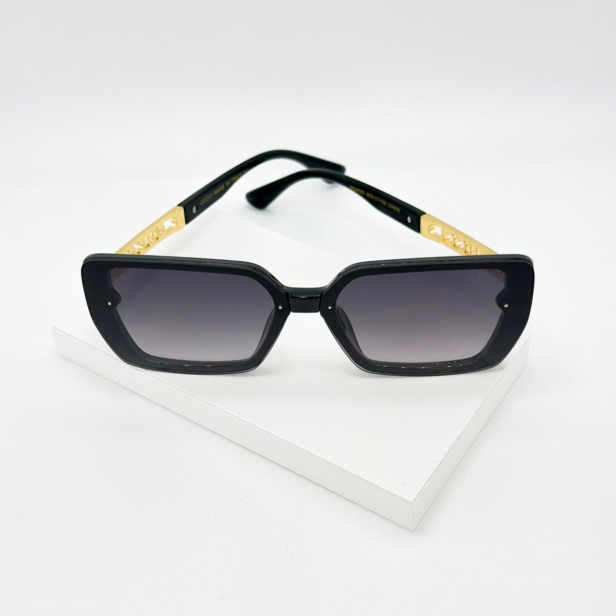 Lunettes de soleil Femme : GUCCI dég/Noir