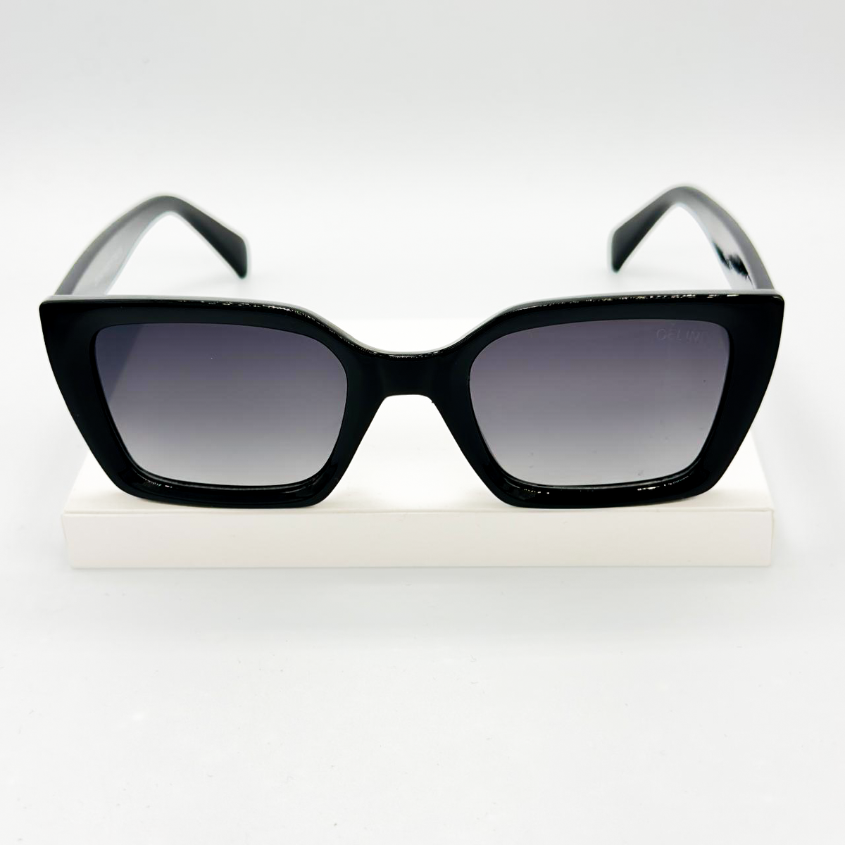 Lunettes de soleil Fammes : CELINE Noir